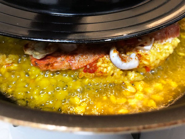 海老と魚介のパエリアのだしスープ-パンdeパエリア- 