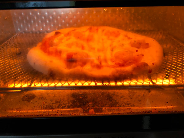 オーブントースターで焼くフォンターナ「ズワイ蟹と海老のアメリカンオーロラソースピッツァ」