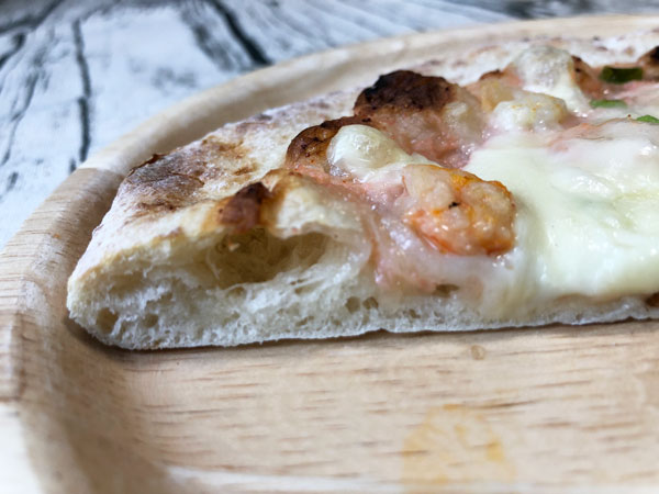 フォンターナ「明太子シーフードピッツァ」の生地