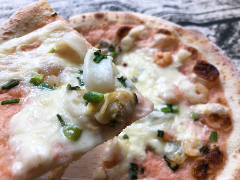 熱々のフォンターナ「明太子シーフードピッツァ」