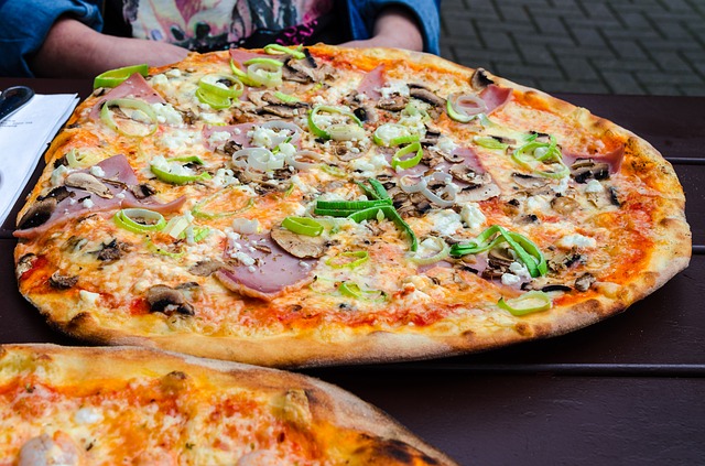 ピッツァとピザの違い、大きさの違い