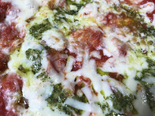 イオンの冷凍ピザ「トップバリュー マルゲリータピザ」のチーズ