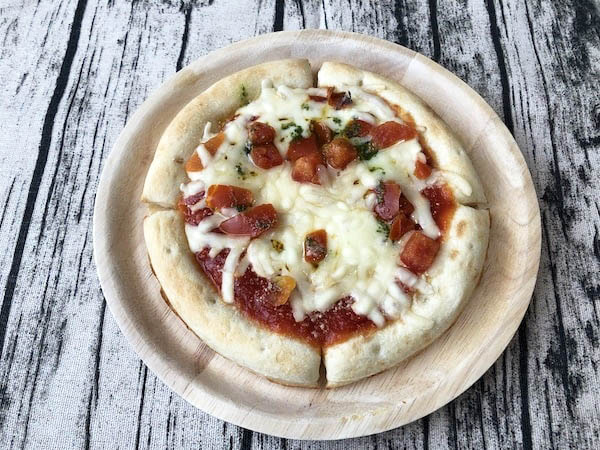 ローソンの冷凍ピザ「ピッツァマルゲリータ」出来上がり！