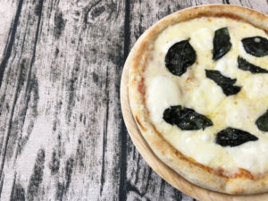 【口コミレビュー】プティ・ギャルソンの「ピッツァ・マルゲリータ」沖縄産バジルたっぷり