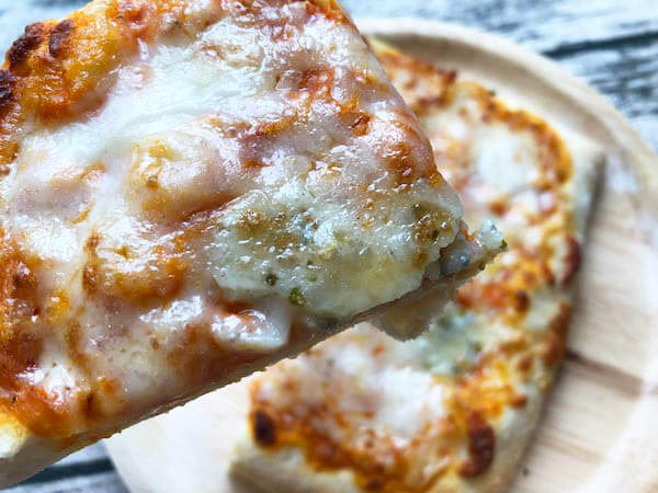 冷凍されたpicard（ピカール）の「レンジで！4種類のチーズピッツァ」