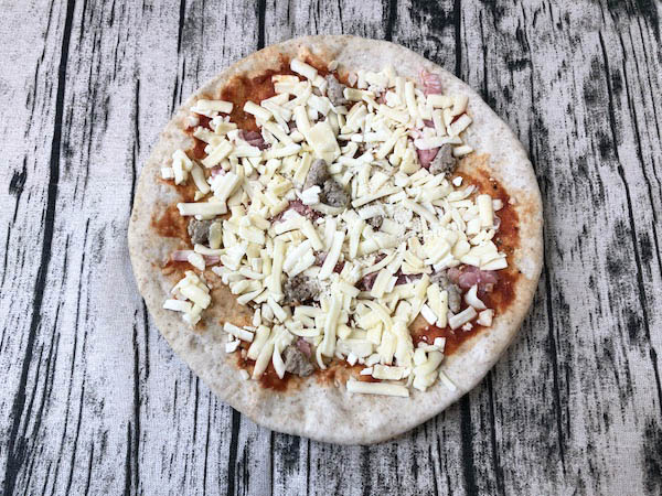 冷凍されたピザハウスロッソの「イタリアンソーセージとベーコン」