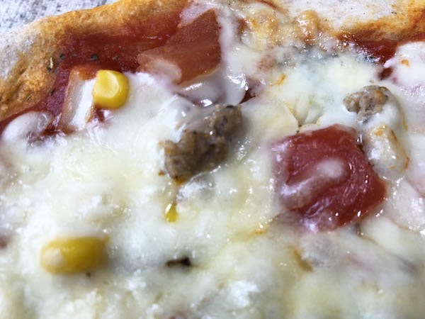 ピザハウスロッソのスペシャルMIXピザのソーセージ