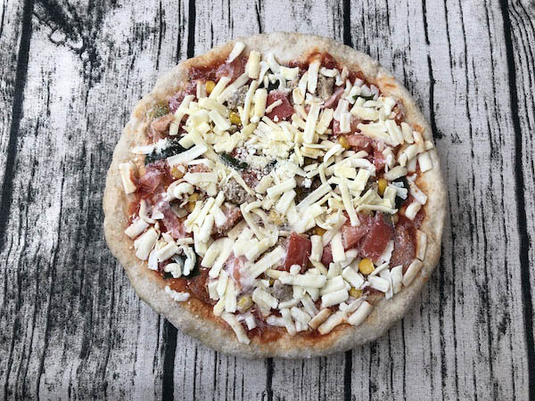 冷凍されたピザハウスロッソのスペシャルMIXピザ