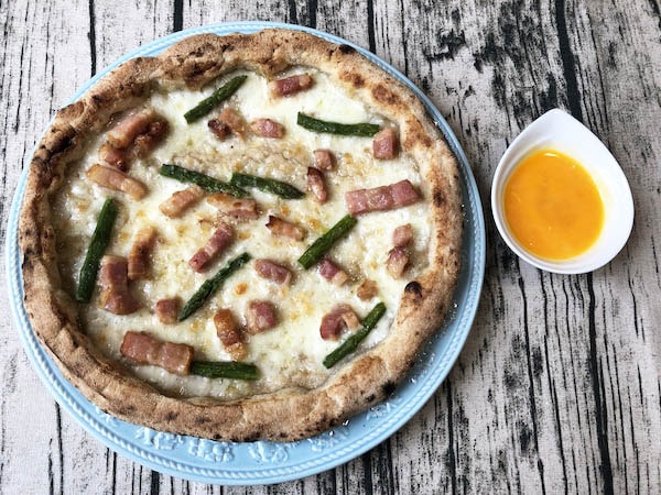 東急ベルSALUSが販売するピッツェリア・ダ・グランツァの冷凍ピザ「ピッツァ・カルボナーラ」出来上がり！