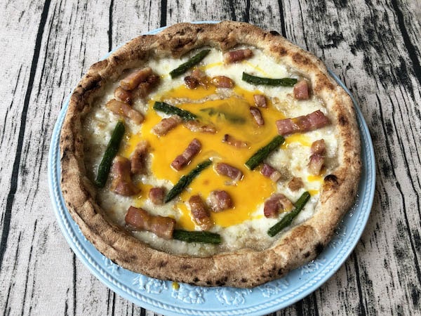 東急ベルSALUSが販売するピッツェリア・ダ・グランツァの冷凍ピザ「ピッツァ・カルボナーラ」
