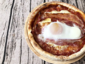 【口コミレビュー】カーサ・カキヤの冷凍ピザ「お肉屋さんの旨ベーコン」を取り寄せ！