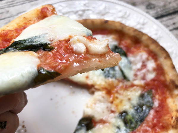 ICARO（イーカロ）の冷凍ピザ「水牛モッツァレラチーズのマルゲリータ」
