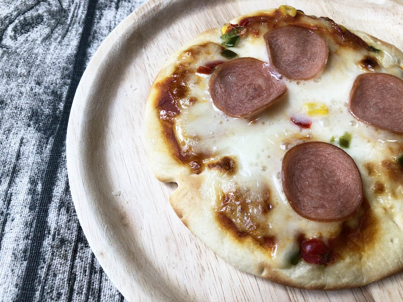 【定番のおやつ】マルハニチロの冷凍ピザ「ミックスピザ3枚入」を口コミレビュー！夜食にも