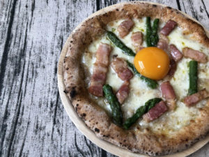 大胆リニューアル！東急ベルSALUSの冷凍ピザ「ピッツァ・カルボナーラ」ダ・グランツァ監修！