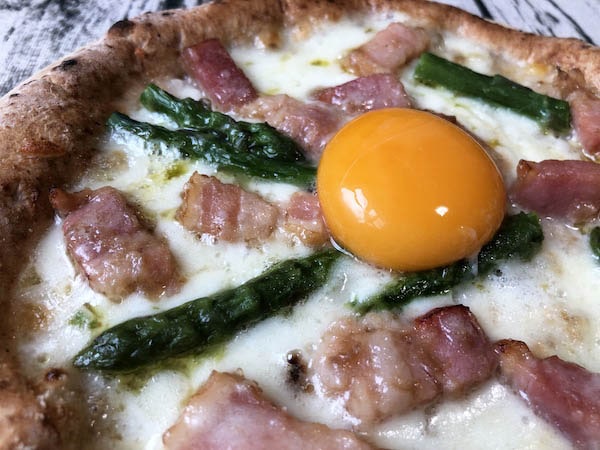東急ベル「SALUS ONLINE MARKET」の冷凍ピザ「カルボナーラピッツァ」