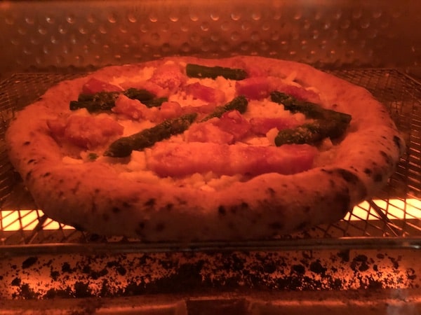 東急ベル「SALUS ONLINE MARKET」の冷凍ピザ「カルボナーラピッツァ」をオーブントースターで焼く