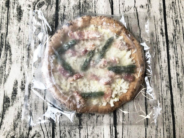 東急ベル「SALUS ONLINE MARKET」の冷凍ピザ「カルボナーラピッツァ」冷凍状態