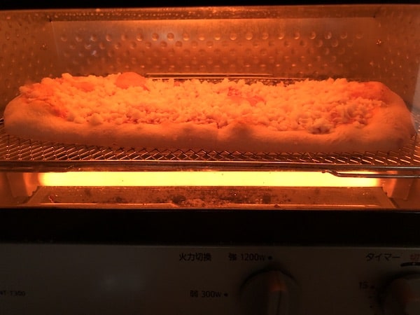 SVILAの冷凍ピザ「マルゲリータピッツァ」をオーブントースターで焼く