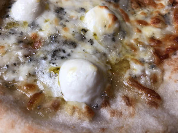 トロナジャパン「本当に旨いピッツァが食べたい。」シリーズの「5種のチーズ」マスカルポーネ