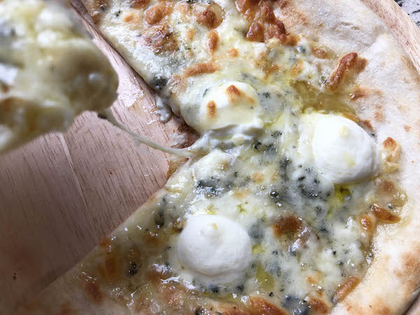 トロナジャパン「本当に旨いピッツァが食べたい。」シリーズの「5種のチーズ」