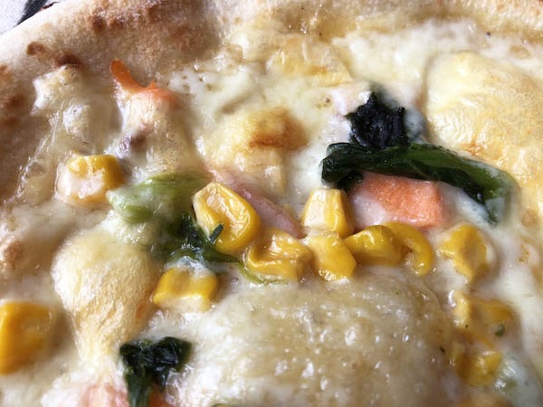 フォンターナの冷凍ピザ「信州サーモンと菜の花のカルボナーラピッツァ」