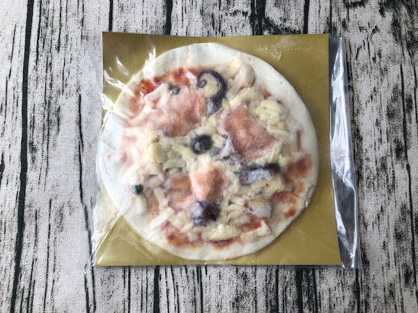 ヴァッラータの冷凍ピザ「スモークサーモンとシーフードのピッツァ」パッケージ