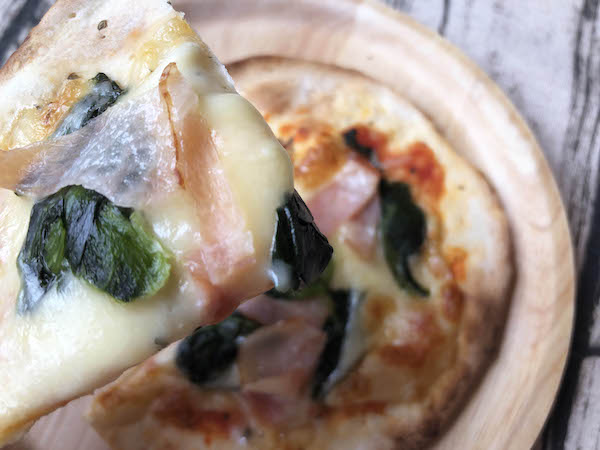 ヴァッラータの冷凍ピザ「ベーコンとほうれん草のピッツァ」