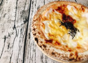 【博多明太子！】ビッグベアーズの冷凍ピザ「博多めんたいくりーむピザ」を取り寄せ・口コミレビュー！