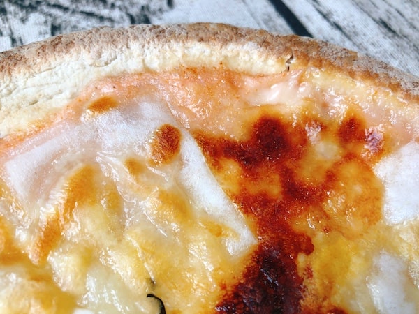 ビッグベアーズの冷凍ピザ「博多めんたいくりーむピザ」