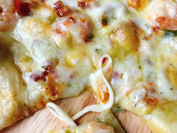 薪窯ナポリピザ フォンターナの冷凍ピザ「小エビとマッシュルームのジェノベーゼ」