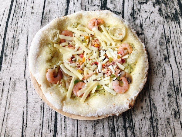 薪窯ナポリピザ フォンターナの冷凍ピザ「小エビとマッシュルームのジェノベーゼ」の冷凍状態