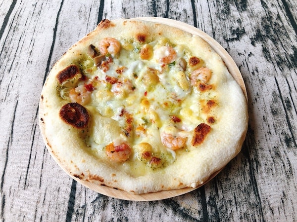 薪窯ナポリピザ フォンターナの冷凍ピザ「小エビとマッシュルームのジェノベーゼ」出来上がり！