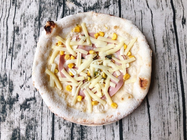 フォンターナの冷凍ピザ「モルタデッラとピスタチオのピッツァ」冷凍状態