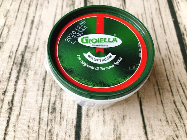 ジョイエラ社のブッラータチーズのパッケージ