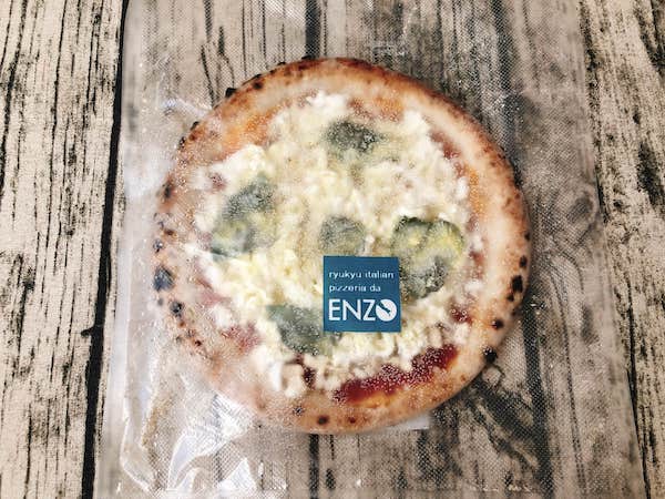 Pizzeria da ENZOの冷凍ピザ「スモークチーズのマルゲリータ」冷凍状態