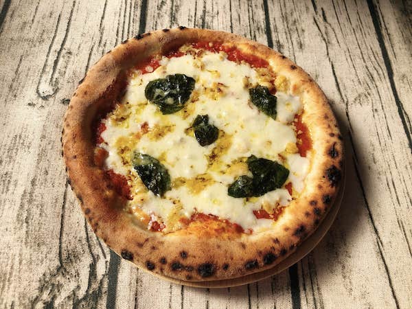 Pizzeria da ENZOの冷凍ピザ「スモークチーズのマルゲリータ」出来上がり！