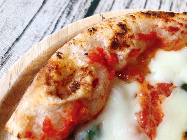 ダ・グランツァの冷凍ピザ「マルゲリータ」ふっくらコルニチョーネ