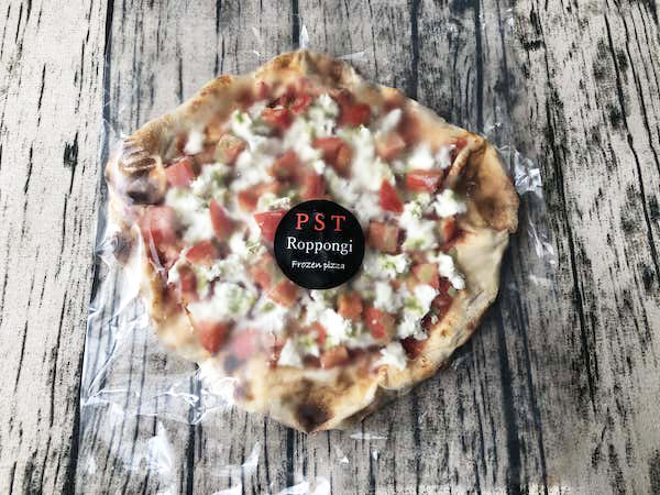 PST Roppongiの冷凍ピザ「贅沢すぎるマルゲリータ」のパッケージ
