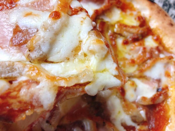 Pizzeria da ENZOの冷凍ピザ「琉球カルネミスト」
