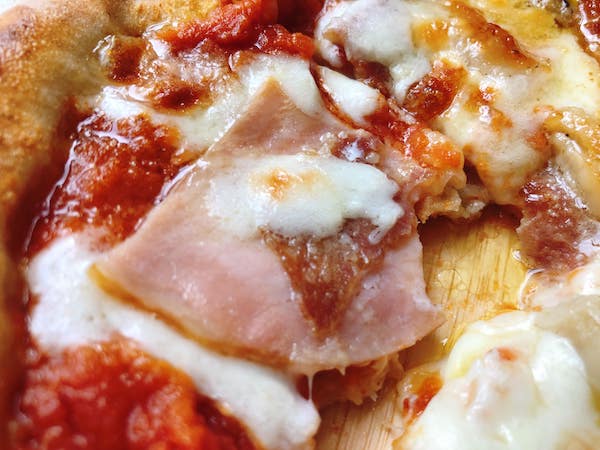 Pizzeria da ENZOの冷凍ピザ「琉球カルネミスト」