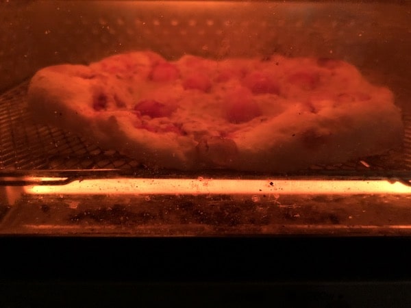 PST Roppongiの冷凍ピザ「特別なマリナーラ」をオーブントースターで焼く