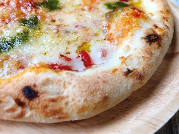 ファミリーマートお母さん食堂プレミアムの冷凍ピザ「マルゲリータピッツァ」