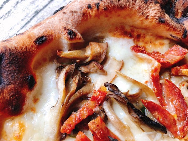 バッカムニカの冷凍ピザ『キノコとサラミ』のキノコ