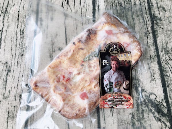 チェザリの冷凍ピザ『リピエーノ』冷凍状態