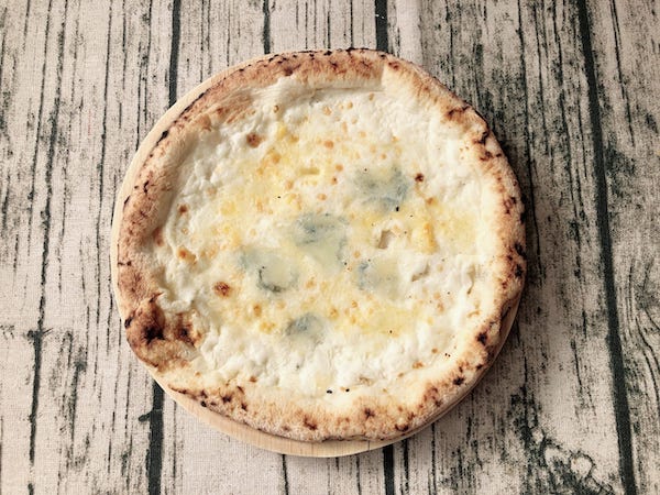 サルヴァトーレカーサの冷凍ピザ「4種のチーズのピッツァ」冷凍状態