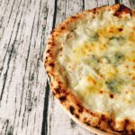 クセなしで食べやすい!SALVATORE CASAの冷凍ピザ「4種のチーズのピッツァ」を口コミレビュー!