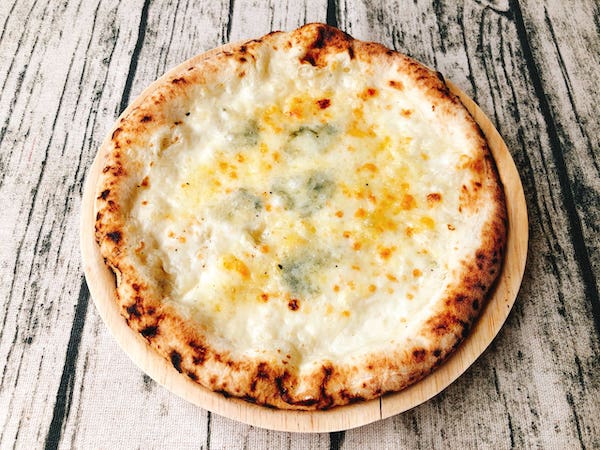 サルヴァトーレカーサの冷凍ピザ「4種のチーズのピッツァ」出来上がり