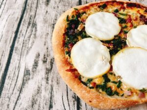 【口コミレビュー】picard（ピカール）の冷凍ピザ「クルミ、ハチミツ、シェーブルチーズのピッツァ」クセがやばい！！