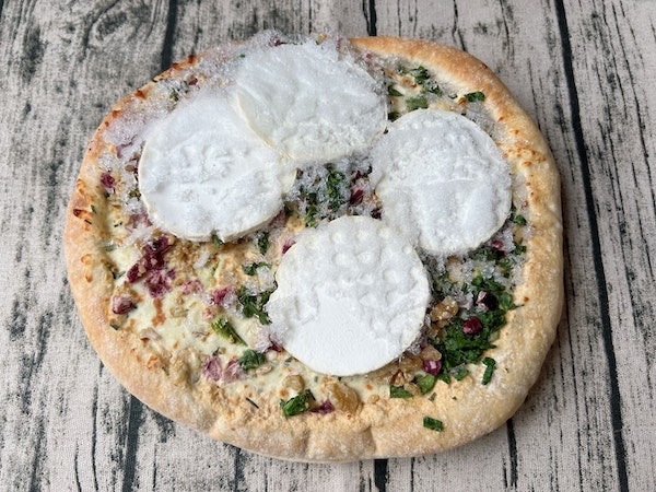 picard（ピカール）の冷凍ピザ「クルミ、ハチミツ、シェーブルチーズのピッツァ」の冷凍状態