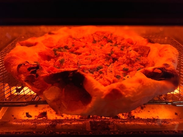 PSTの冷凍ピザ『自家製マヨ照り焼きチキン』をオーブントースターで焼く